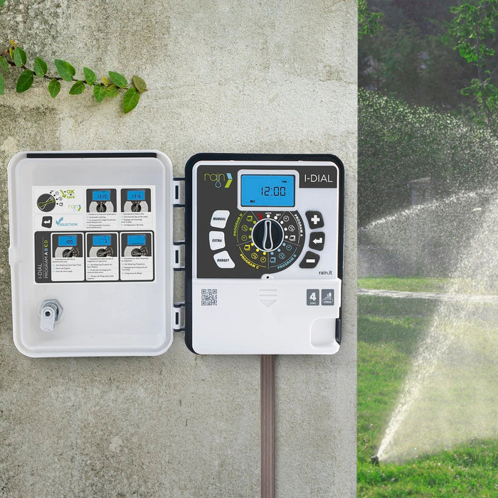 Programador de riego Rain I-Dial de 4 estaciones instalado a la intemperie, vista ambientada