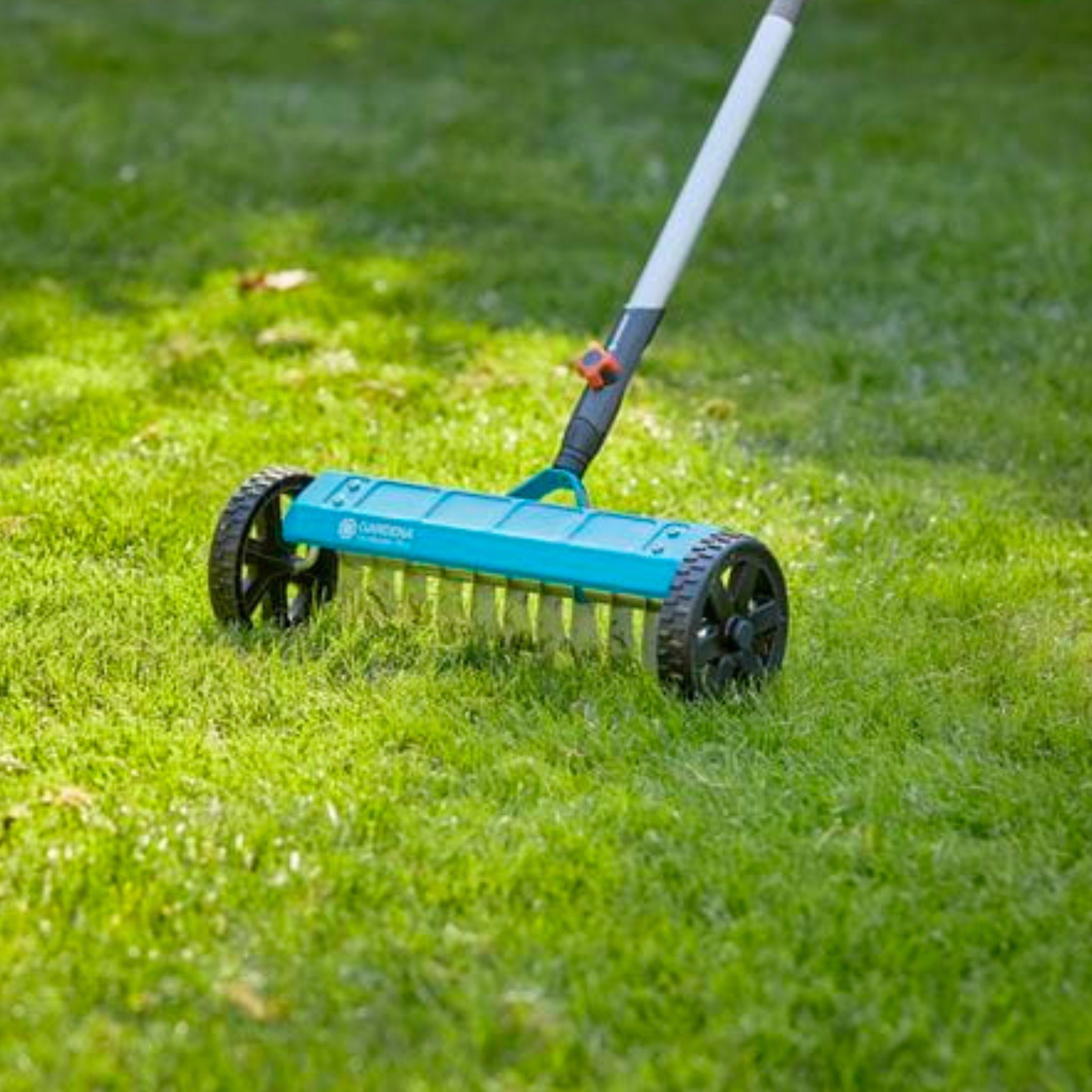 Escarificador Aireador de Césped con Ruedas 32 cms Combisystem